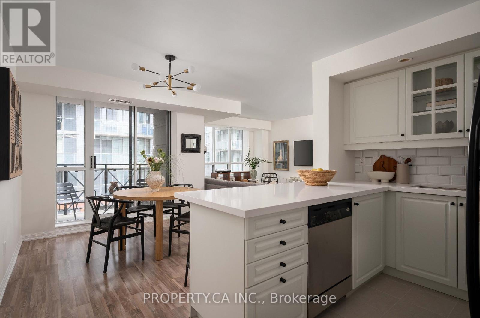 #919 - 140 Simcoe Street, Toronto, Ontario  M5H 4E9 - Photo 5 - C13765060