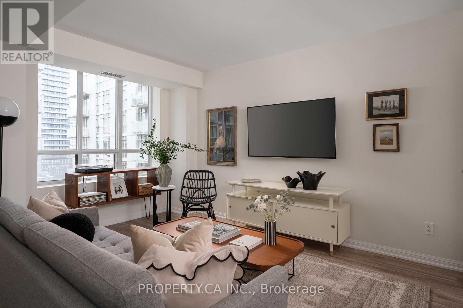 #919 - 140 Simcoe Street, Toronto, Ontario  M5H 4E9 - Photo 6 - C13765060