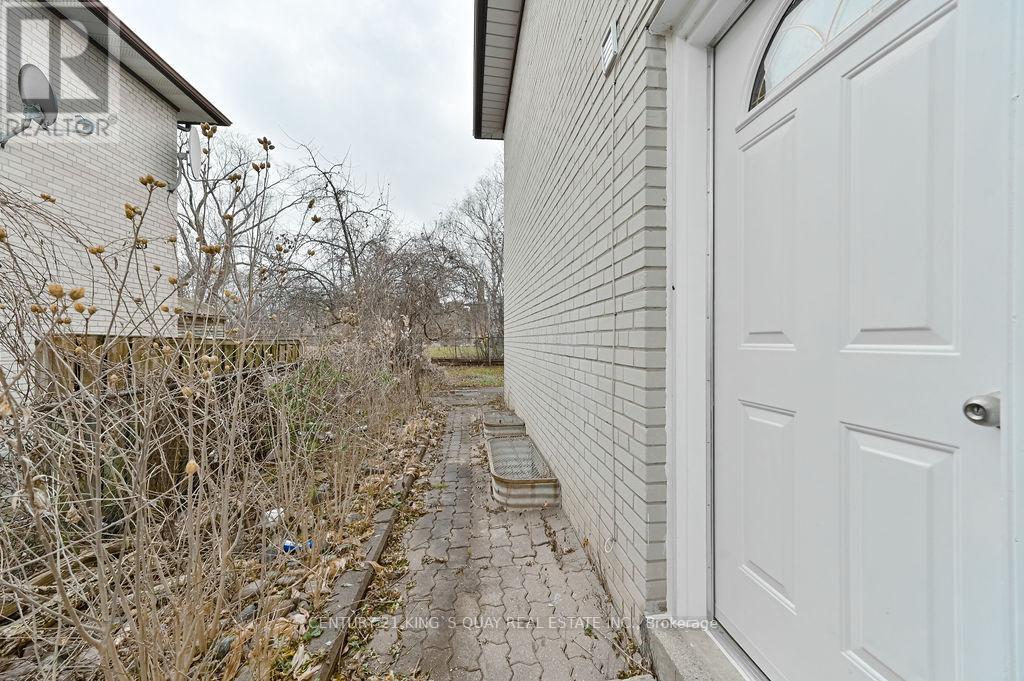 Lower - 989 Old Cummer Avenue, Toronto, Ontario  M2H 1W5 - Photo 21 - C13765276