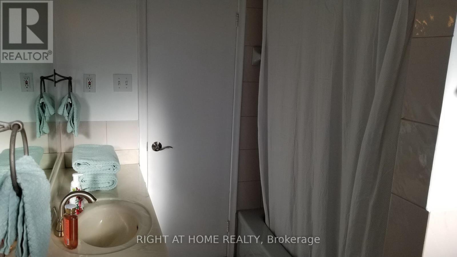 47 Roywood Drive, Toronto, Ontario  M3A 2C8 - Photo 10 - C13765310