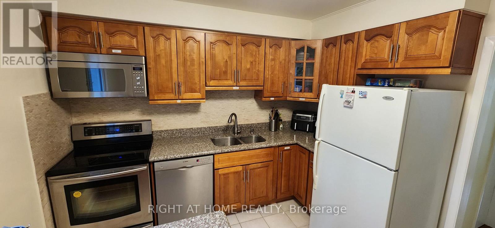 47 Roywood Drive, Toronto, Ontario  M3A 2C8 - Photo 7 - C13765310