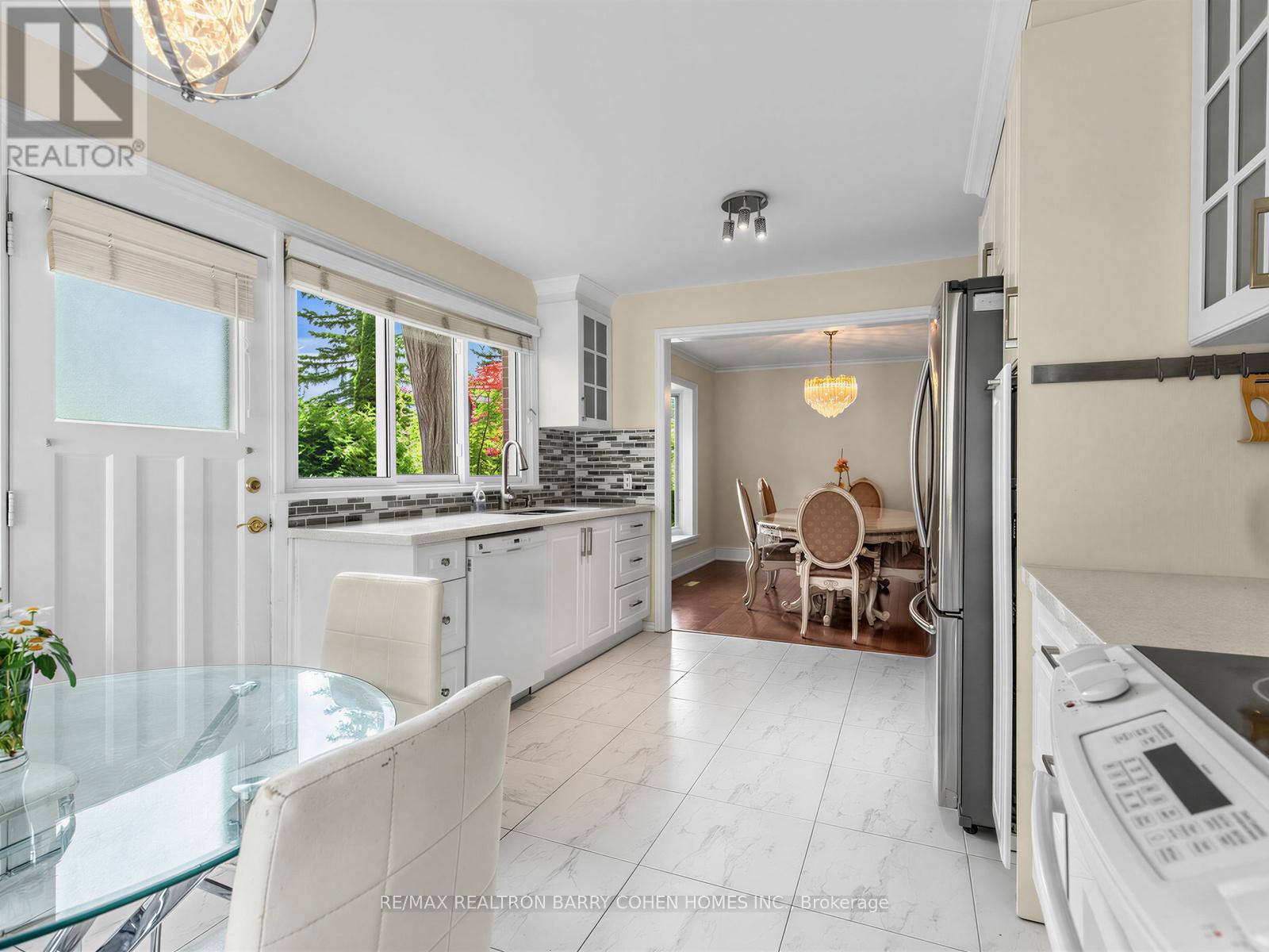 8 Boldmere Crescent, Toronto, Ontario  M2J 2R9 - Photo 12 - C13765354