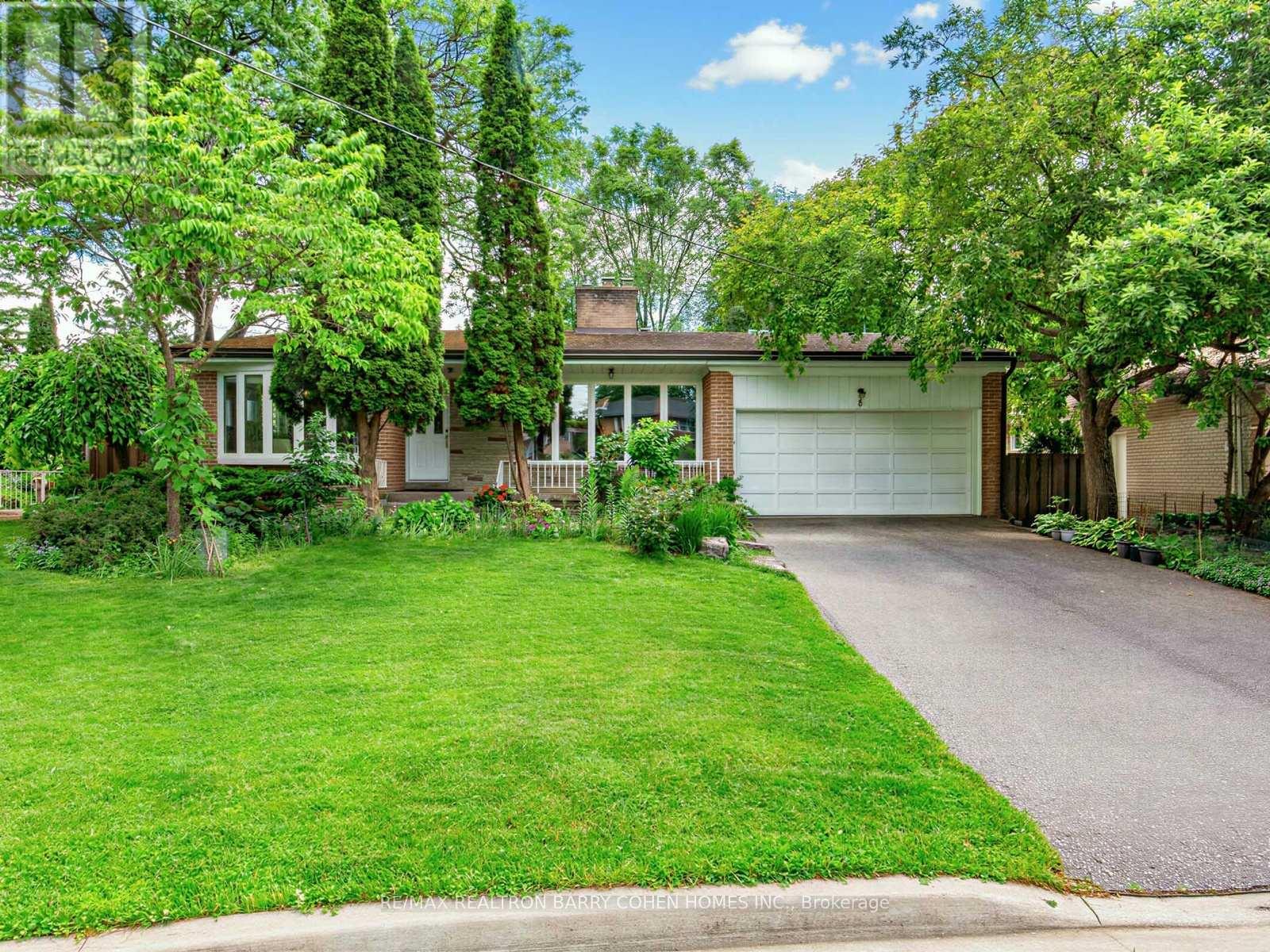 8 Boldmere Crescent, Toronto, Ontario  M2J 2R9 - Photo 3 - C13765354