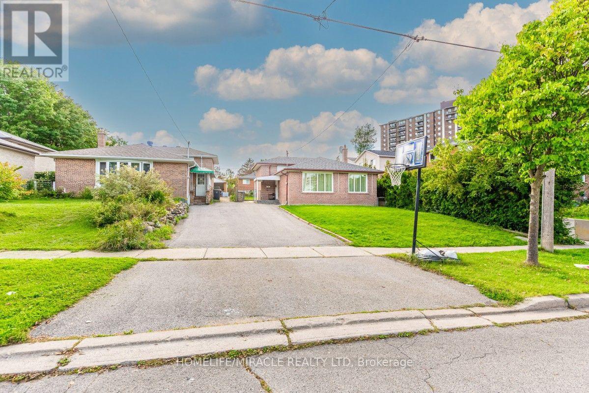 20 Mayhill Crescent, Toronto, Ontario M1G 1K6 - Photo 3 - E13765032