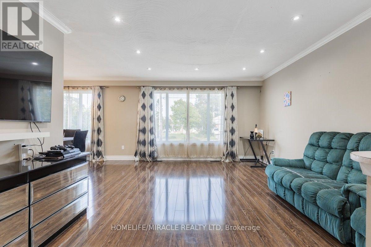 20 Mayhill Crescent, Toronto, Ontario M1G 1K6 - Photo 5 - E13765032