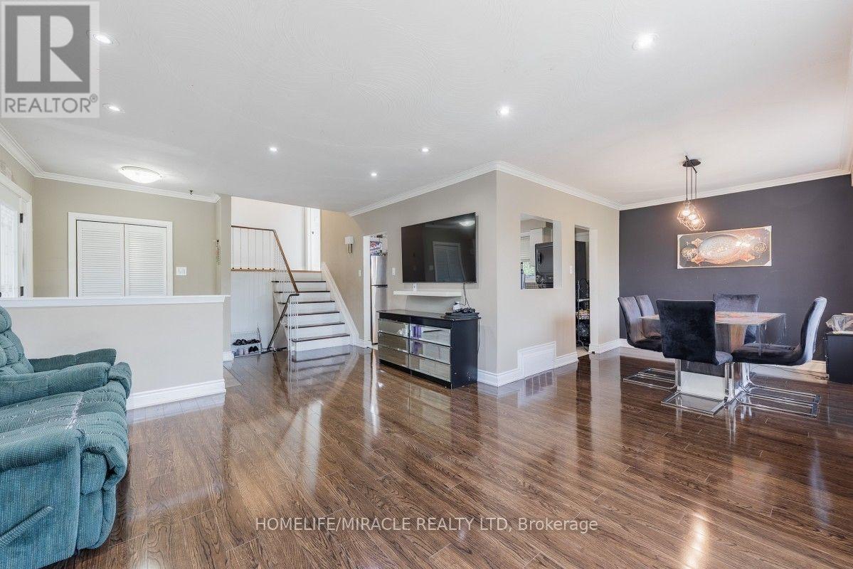 20 Mayhill Crescent, Toronto, Ontario M1G 1K6 - Photo 7 - E13765032