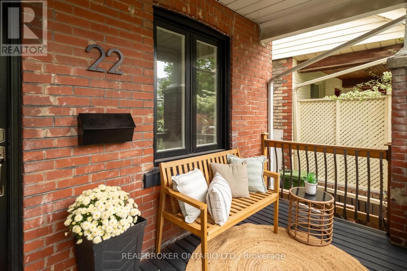 22 STEPHENSON AVENUE, Toronto, Ontario
