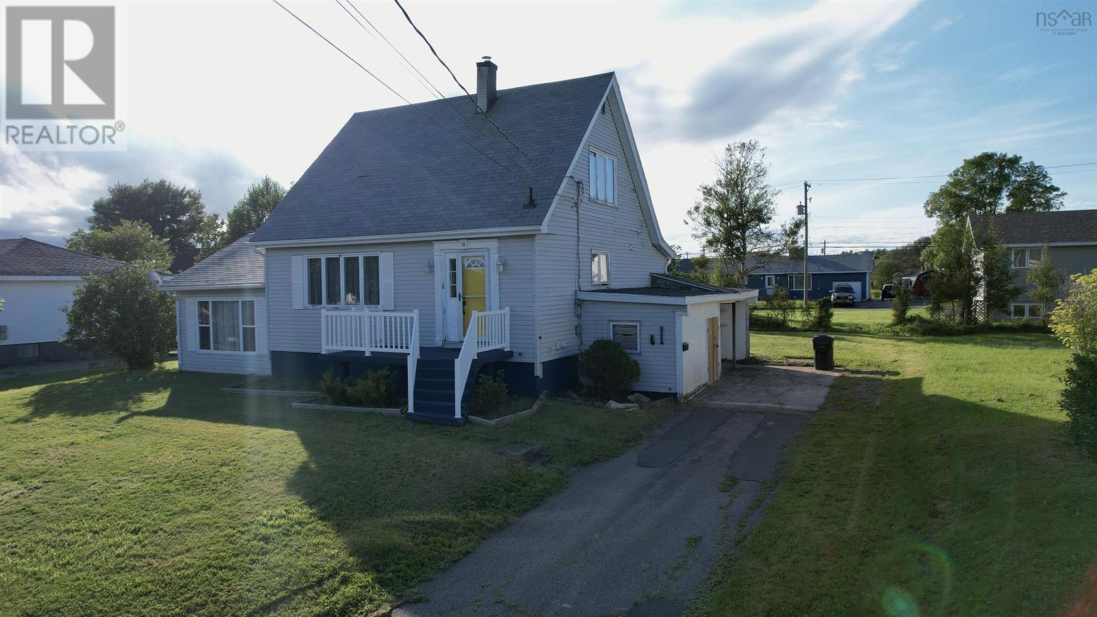 16 Rosewood Avenue photo 38