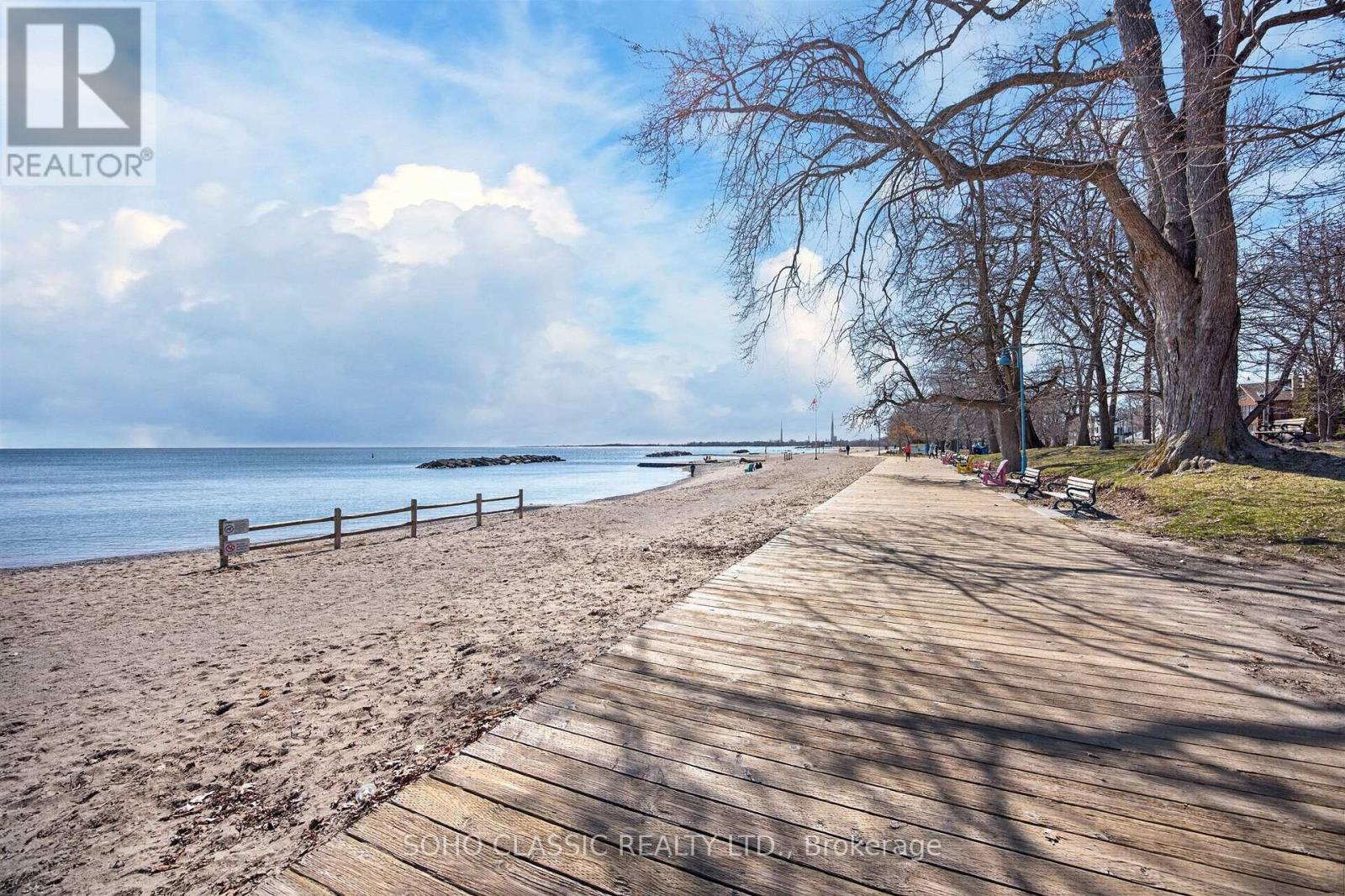 23 Fernwood Park Avenue, Toronto, Ontario M4E 3E9 - Photo 10 - E13765284