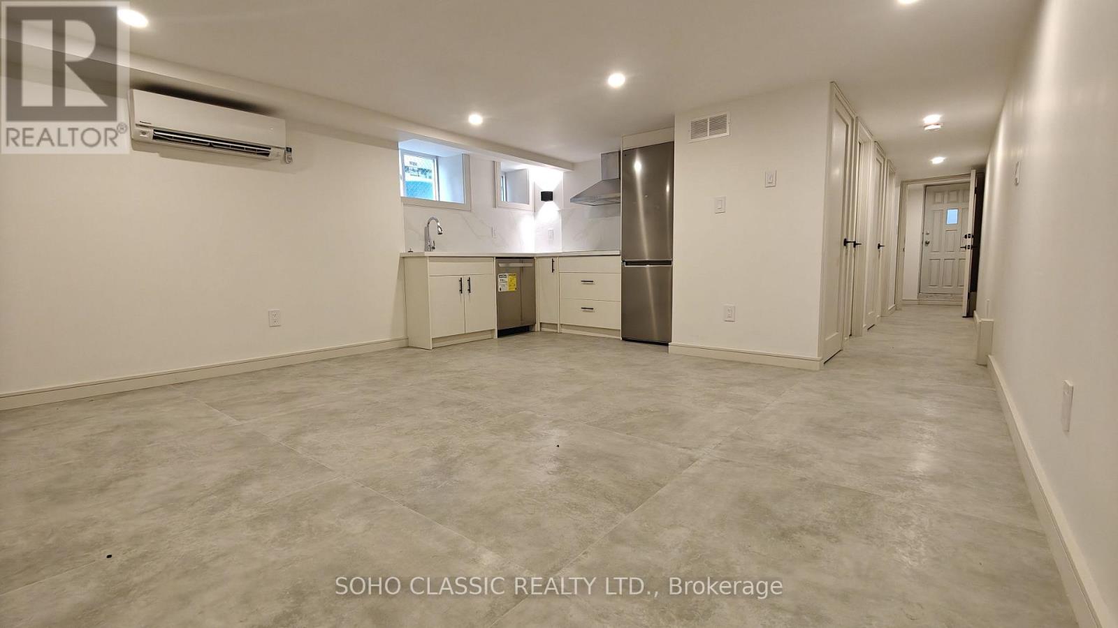 23 Fernwood Park Avenue, Toronto, Ontario M4E 3E9 - Photo 2 - E13765284