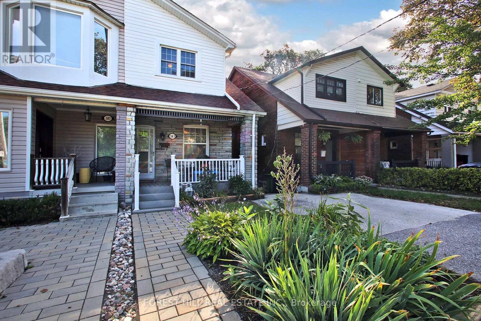 383 Scarborough Road, Toronto, Ontario  M4E 3N1 - Photo 2 - E13765352