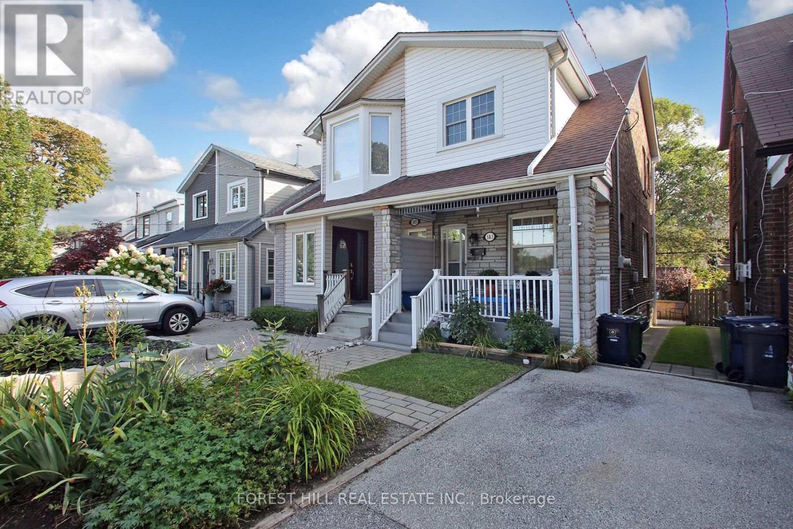 383 Scarborough Road, Toronto, Ontario  M4E 3N1 - Photo 3 - E13765352