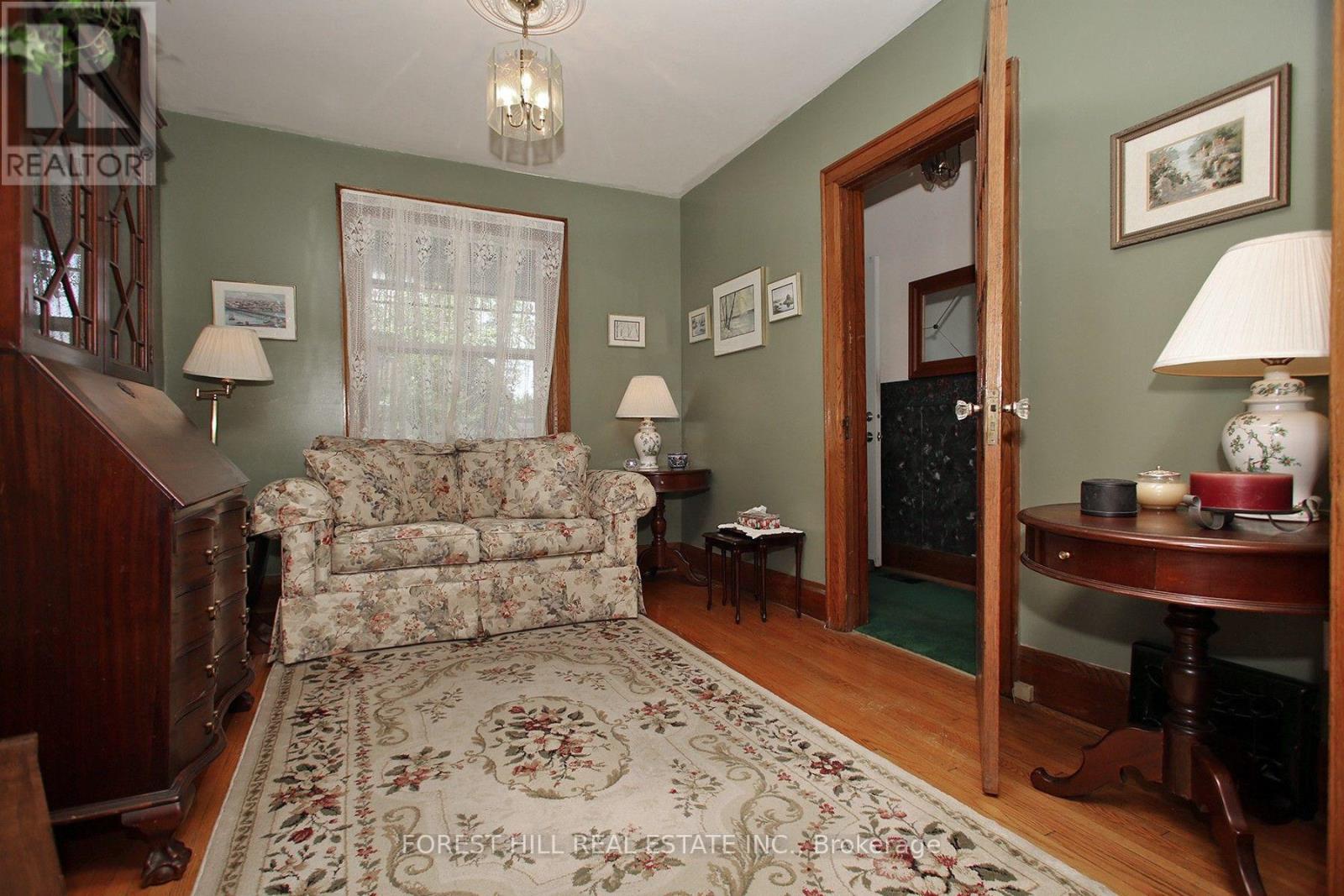 383 Scarborough Road, Toronto, Ontario  M4E 3N1 - Photo 7 - E13765352