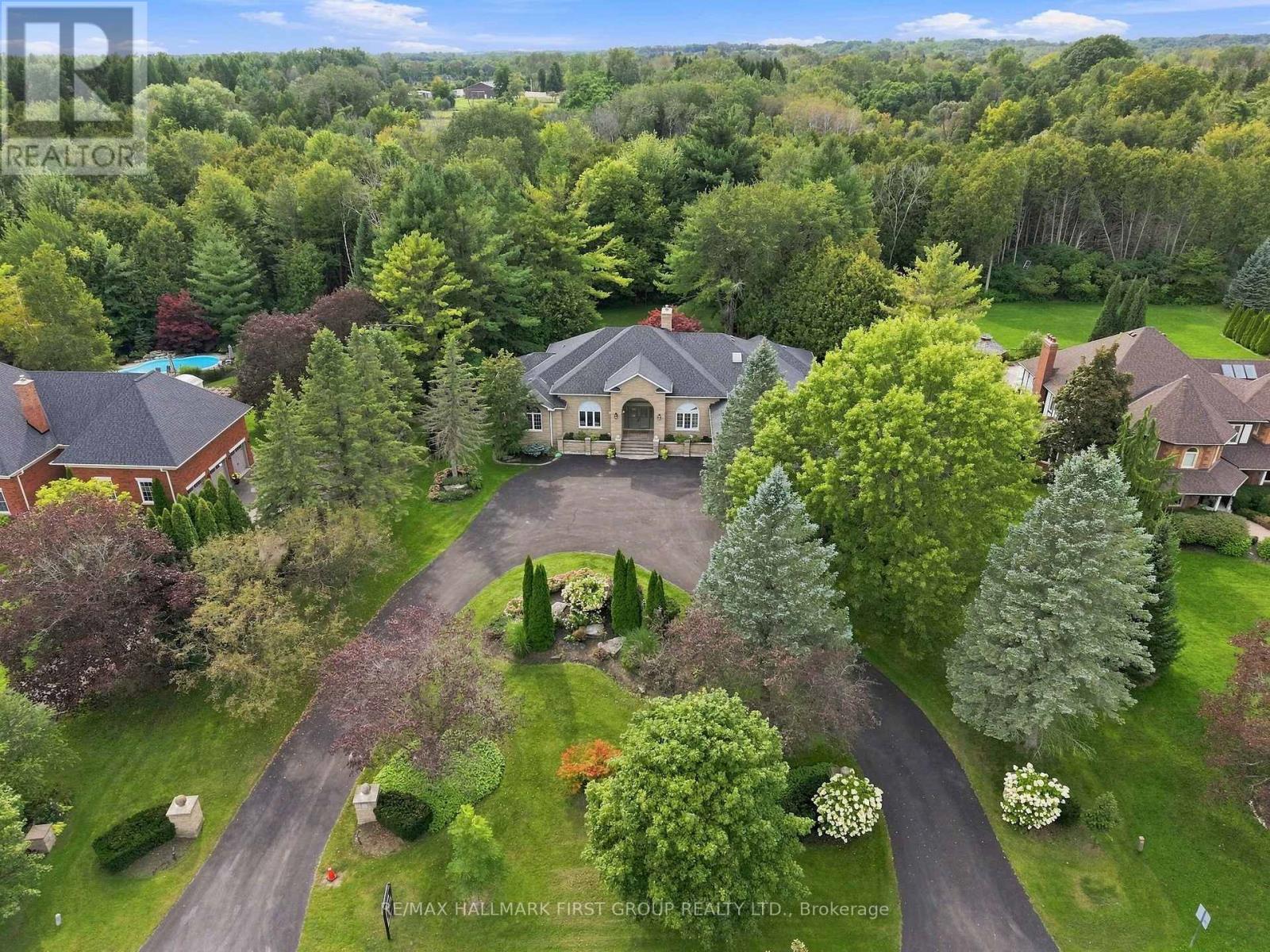 48 BUGGEY LANE, Ajax, Ontario
