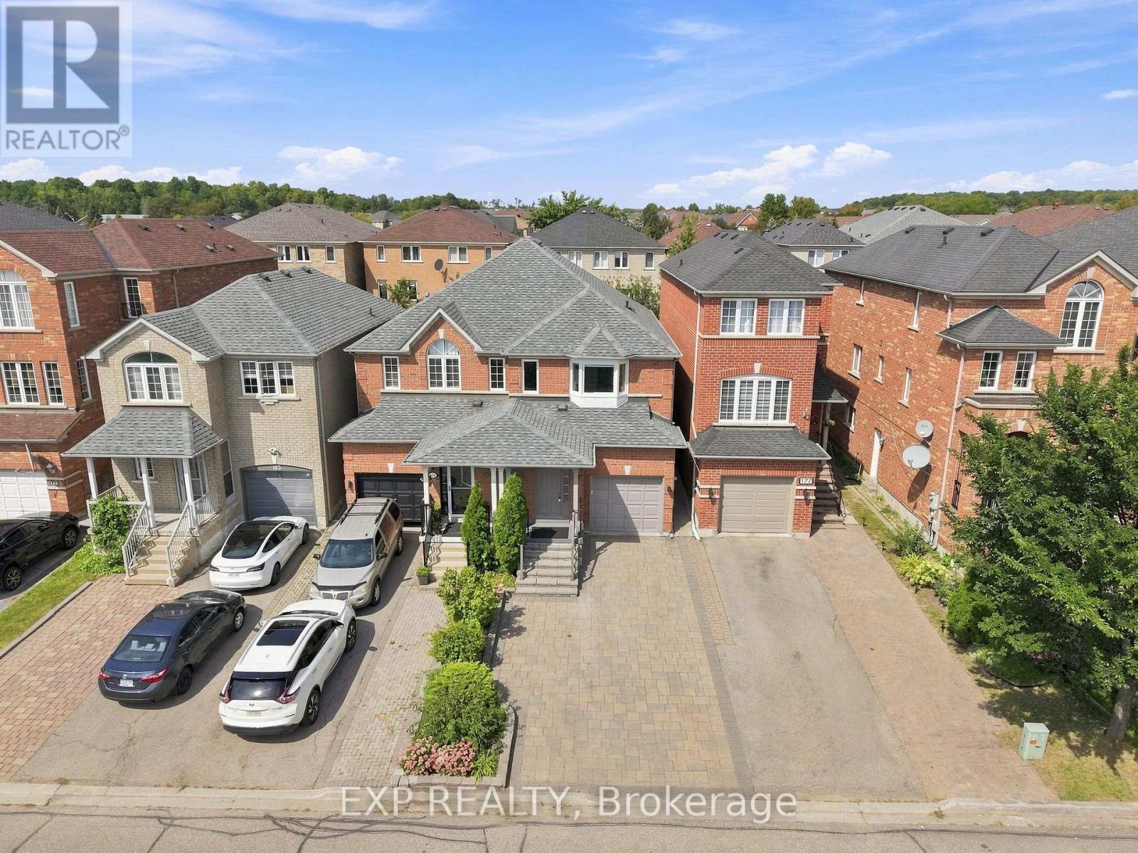 179 Sassafras Circle, Vaughan, Ontario  L4J 8M6 - Photo 2 - N13765120
