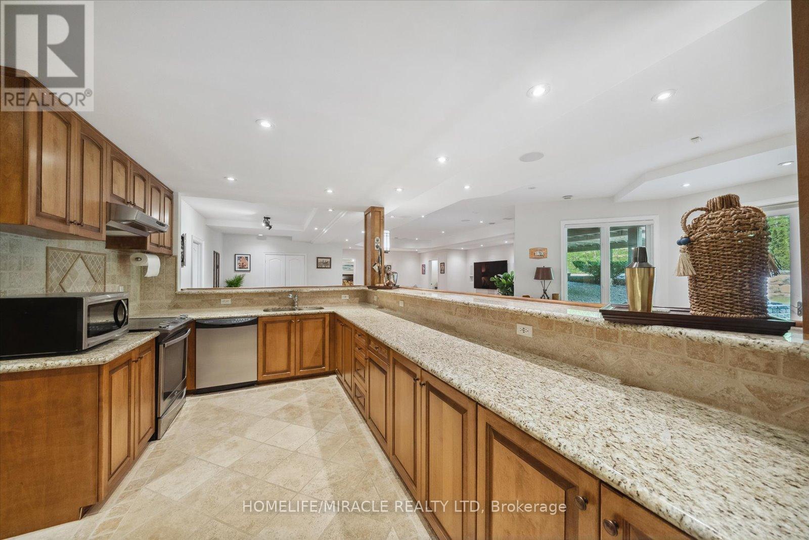 12 Deer Run, Uxbridge, Ontario L9P 0K9 - Photo 33 - N13765326