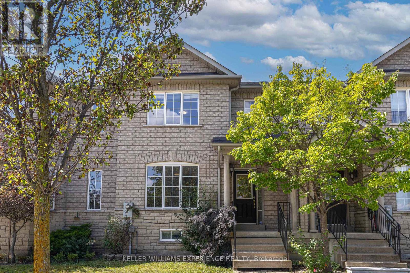 4 CASTLE PARK BOULEVARD, Vaughan, Ontario
