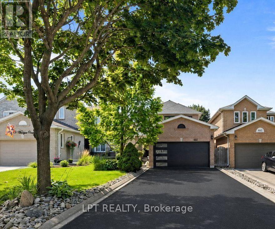 416 FLANAGAN COURT, Newmarket, Ontario