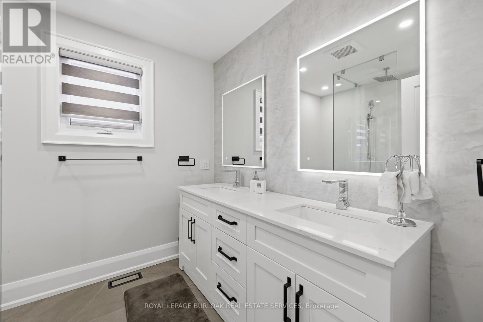 2029 Kempton Park Drive, Mississauga, Ontario  L5M 2Z4 - Photo 33 - W13764894