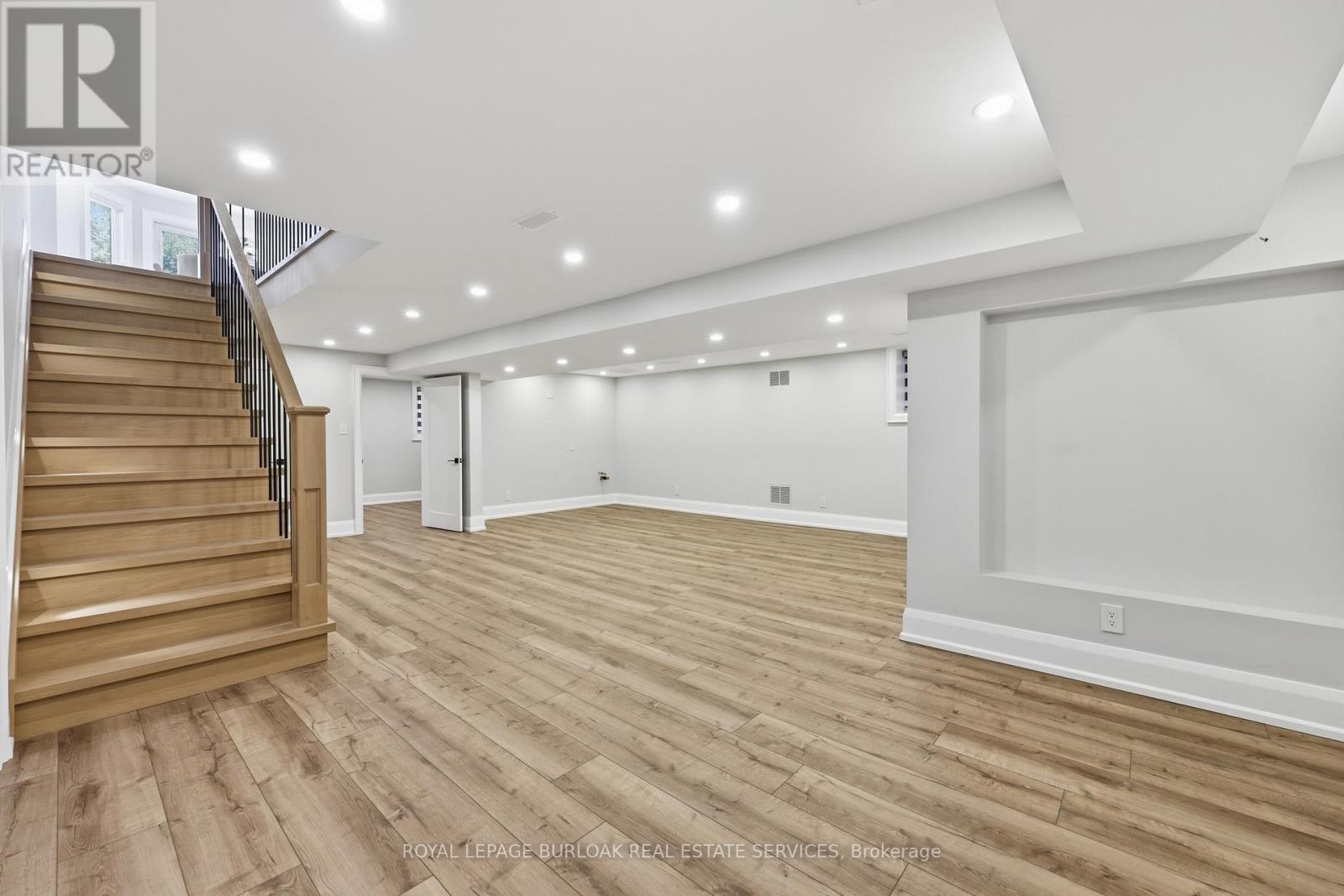 2029 Kempton Park Drive, Mississauga, Ontario  L5M 2Z4 - Photo 35 - W13764894