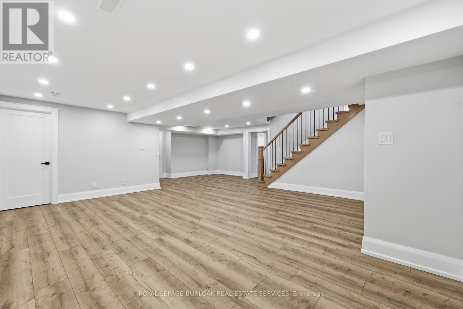 2029 Kempton Park Drive, Mississauga, Ontario  L5M 2Z4 - Photo 39 - W13764894