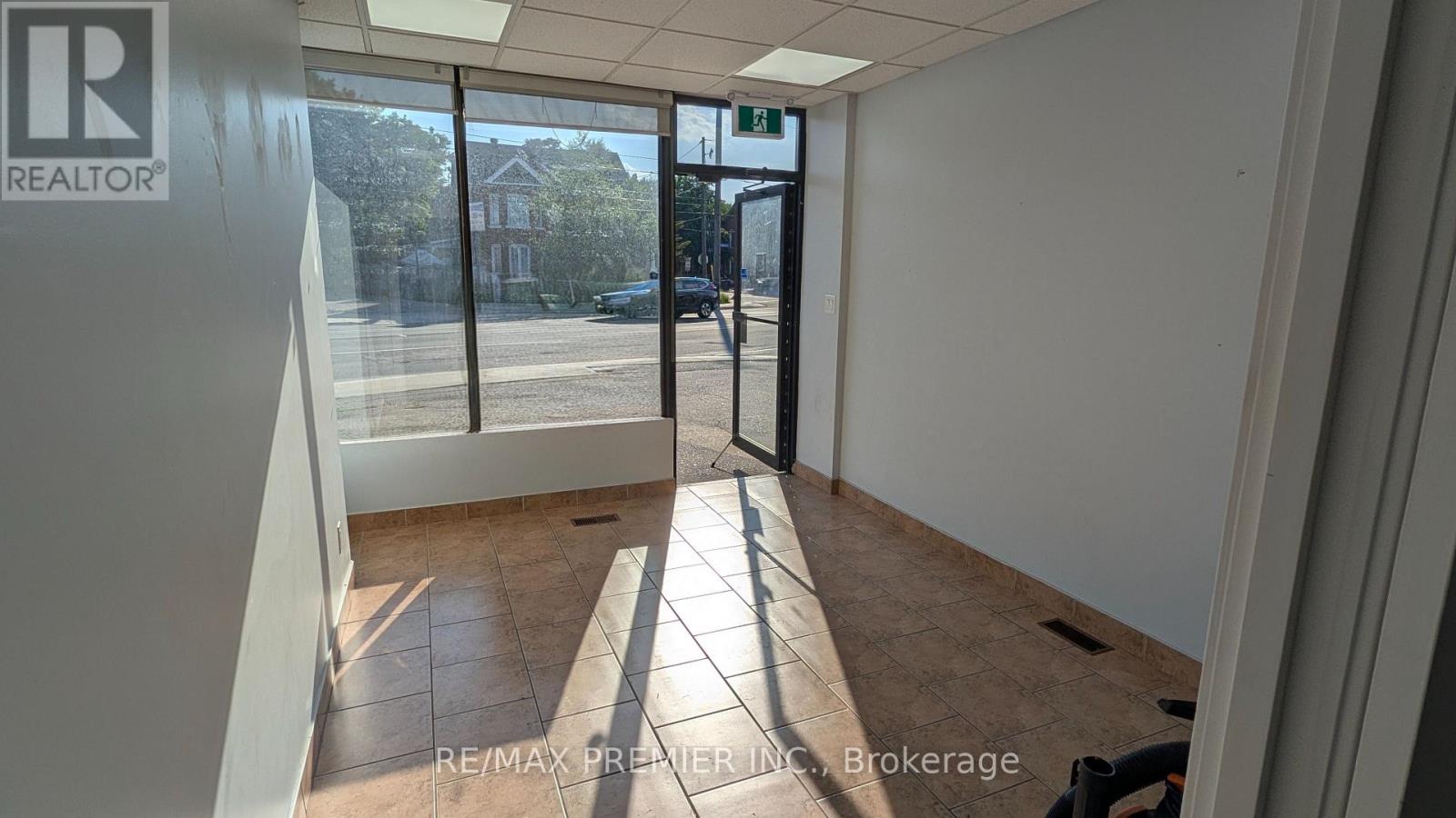 Main - 1657 Weston Road, Toronto, Ontario  M9N 1V2 - Photo 3 - W13764906