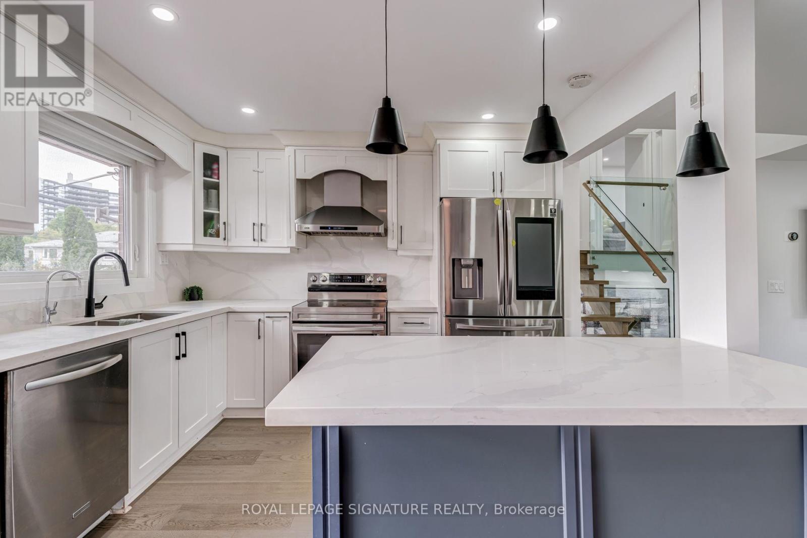68 Stapleton Drive, Toronto, Ontario  M9R 2Z9 - Photo 13 - W13765000