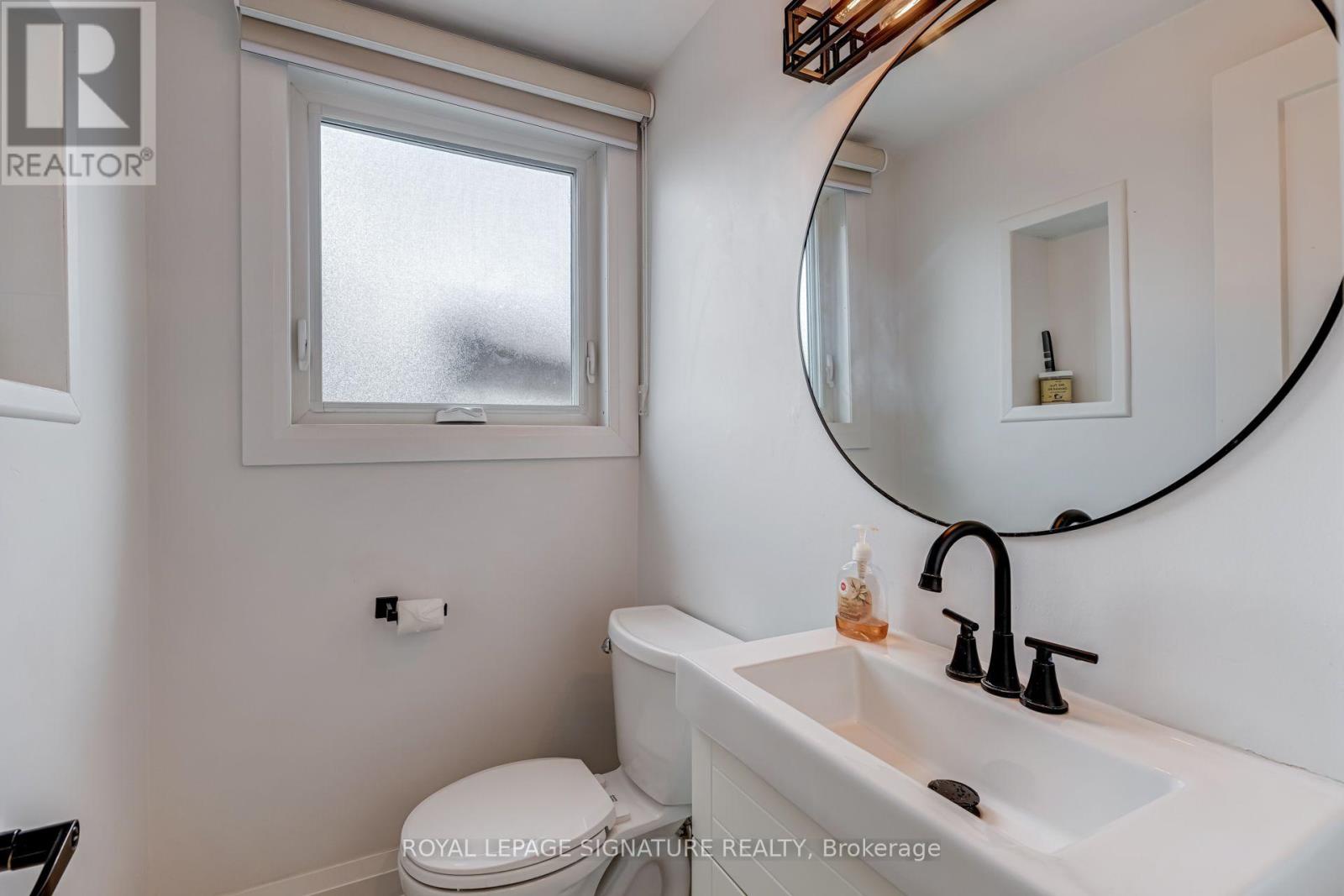68 Stapleton Drive, Toronto, Ontario  M9R 2Z9 - Photo 6 - W13765000