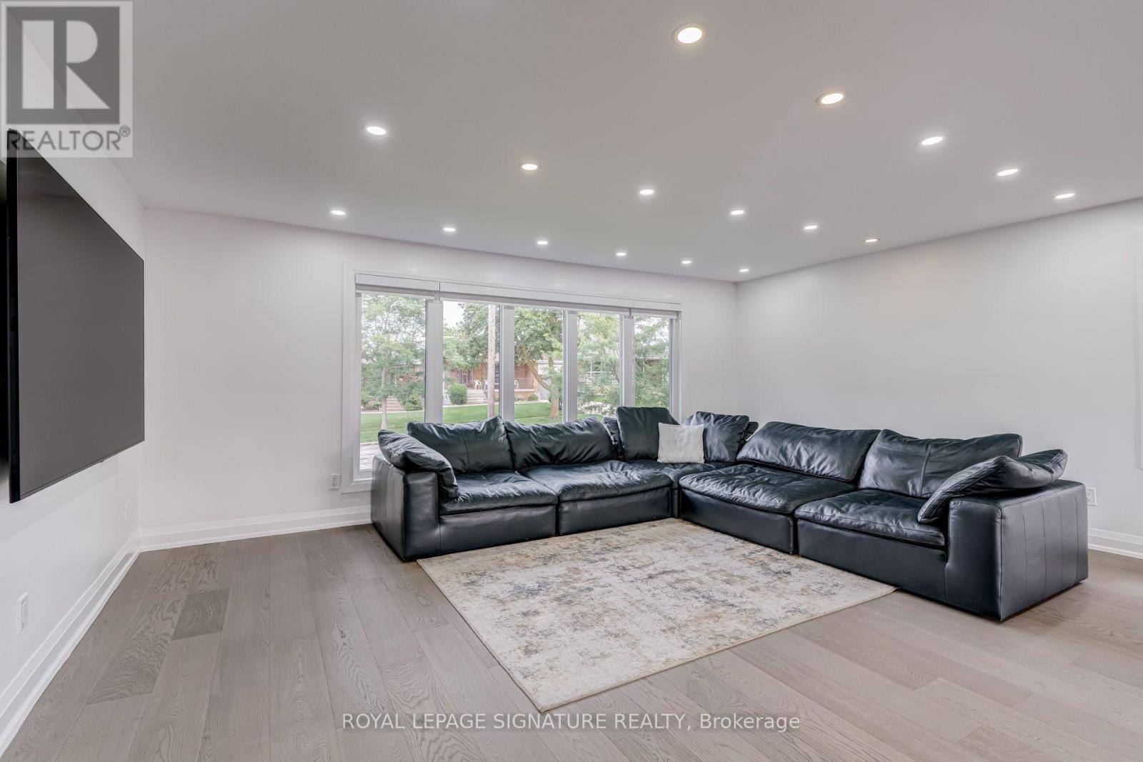 68 Stapleton Drive, Toronto, Ontario  M9R 2Z9 - Photo 7 - W13765000