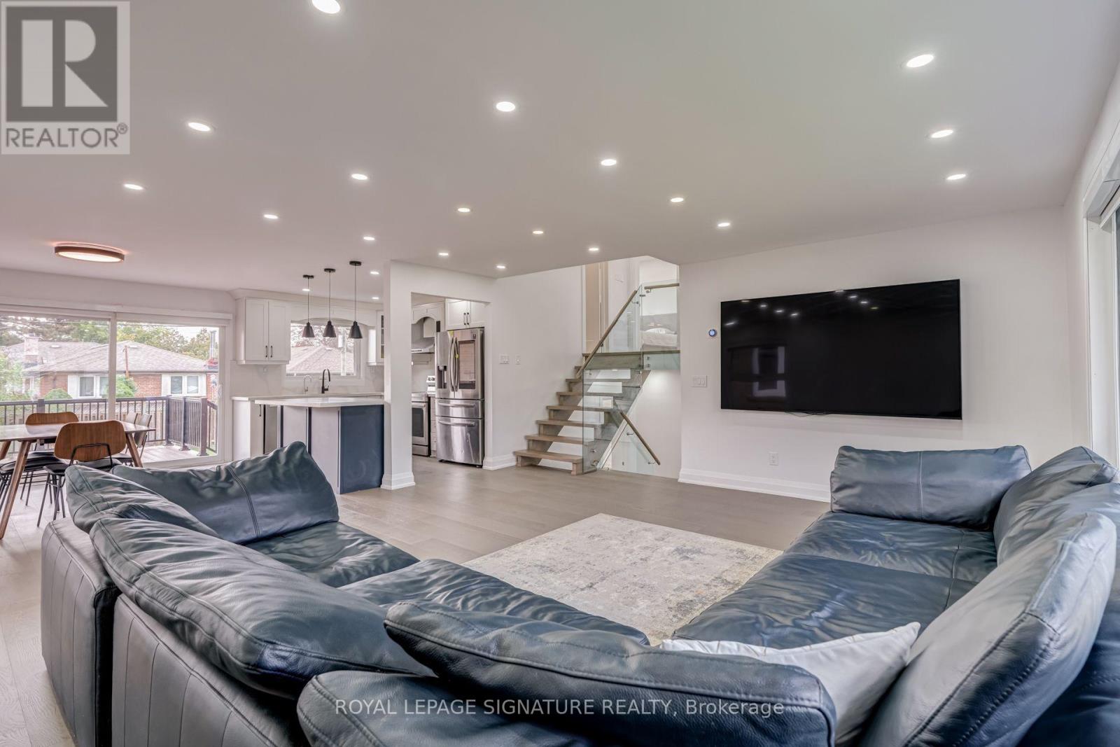 68 Stapleton Drive, Toronto, Ontario  M9R 2Z9 - Photo 8 - W13765000
