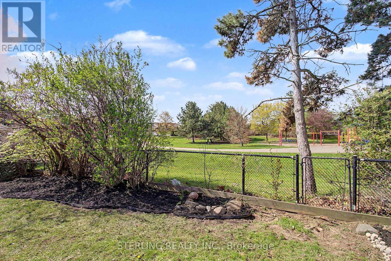 72 Sunforest Drive, Brampton, Ontario  L6Z 3Z5 - Photo 2 - W13765014