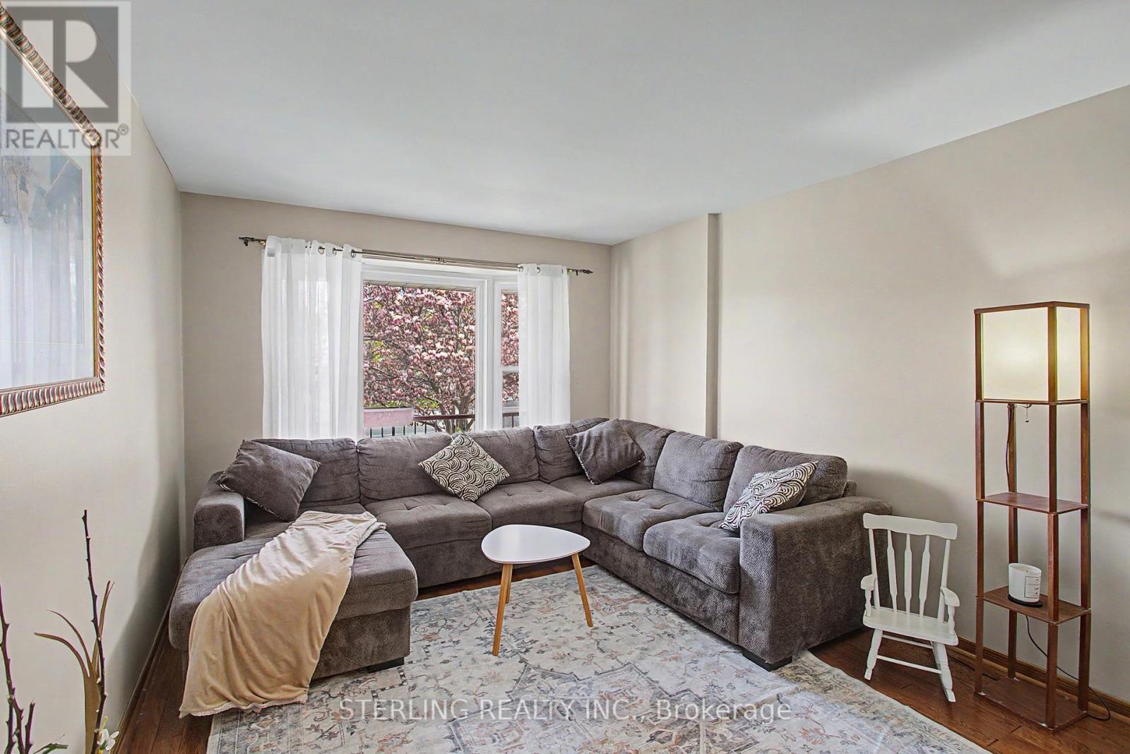 72 Sunforest Drive, Brampton, Ontario  L6Z 3Z5 - Photo 7 - W13765014