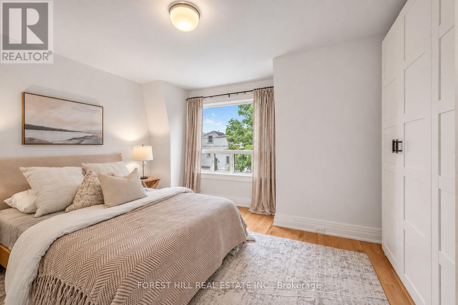 266 Harvie Avenue, Toronto, Ontario  M6E 4K6 - Photo 15 - W13765074