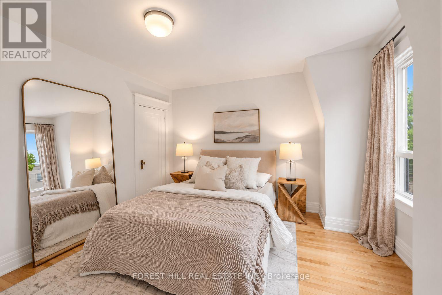 266 Harvie Avenue, Toronto, Ontario  M6E 4K6 - Photo 16 - W13765074