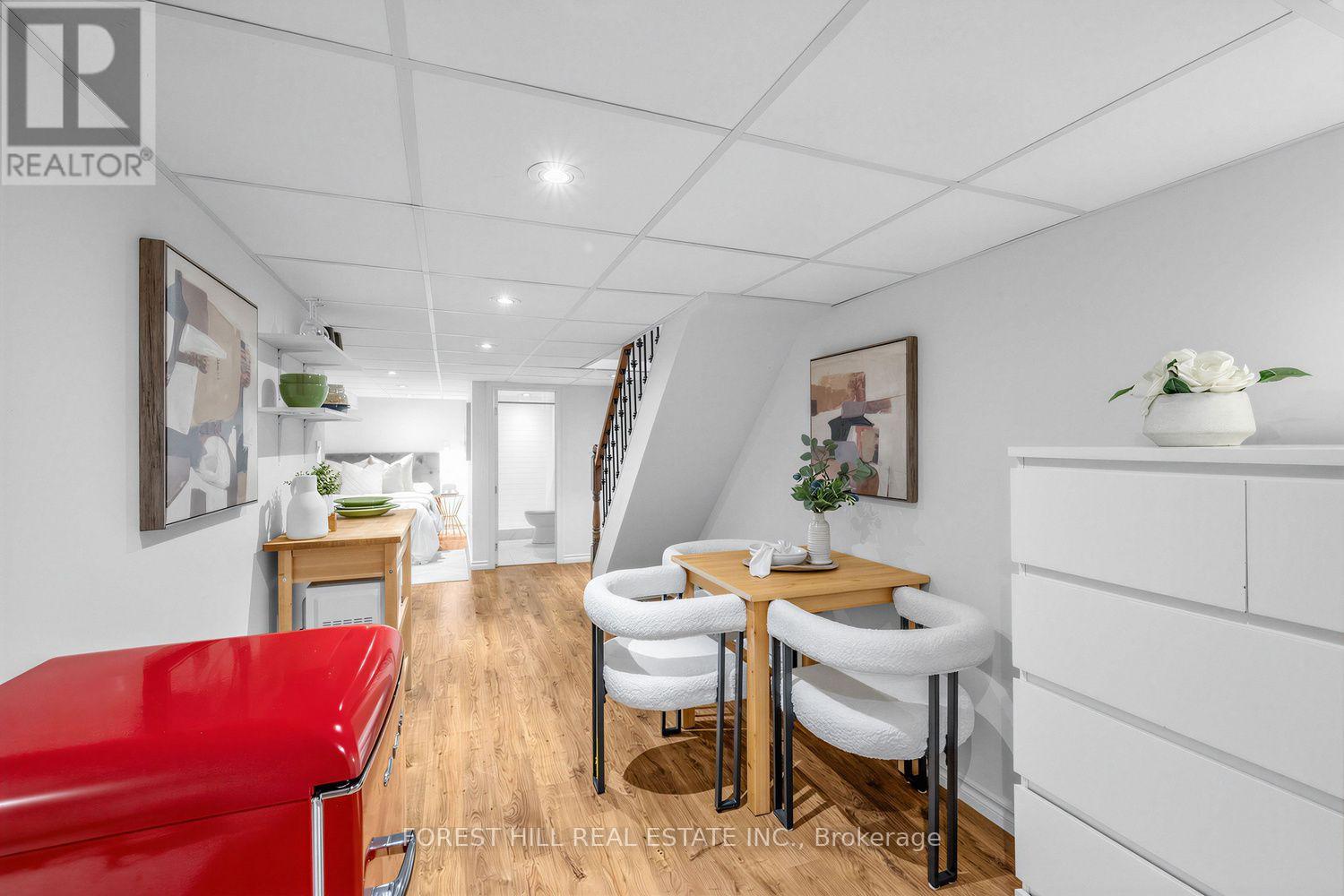 266 Harvie Avenue, Toronto, Ontario  M6E 4K6 - Photo 28 - W13765074