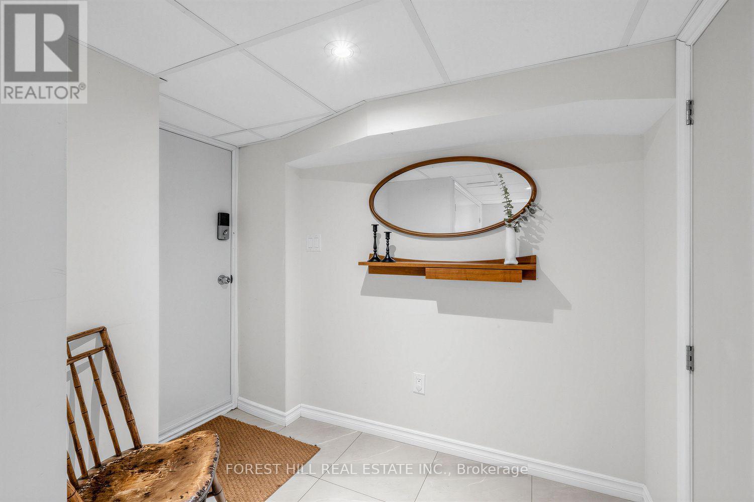 266 Harvie Avenue, Toronto, Ontario  M6E 4K6 - Photo 29 - W13765074