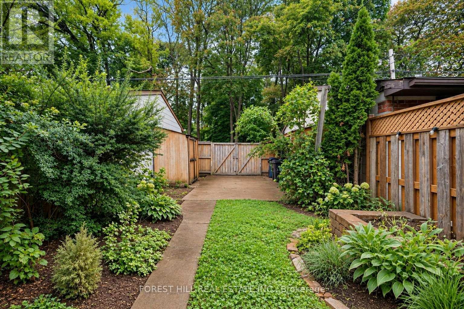 266 Harvie Avenue, Toronto, Ontario  M6E 4K6 - Photo 31 - W13765074