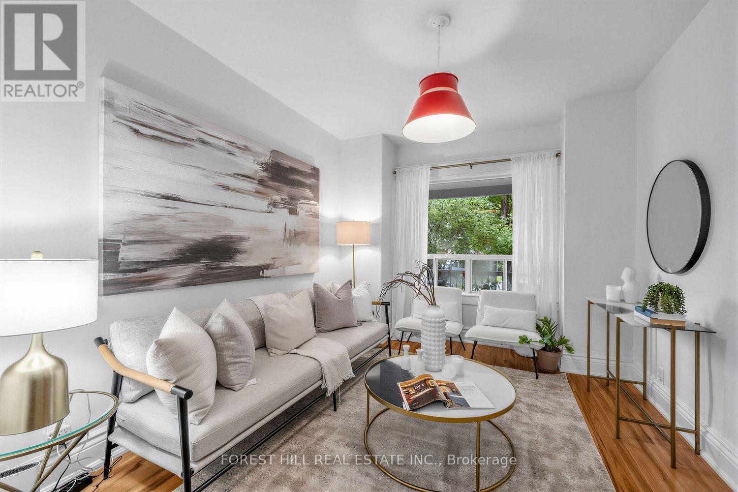 266 Harvie Avenue, Toronto, Ontario  M6E 4K6 - Photo 5 - W13765074