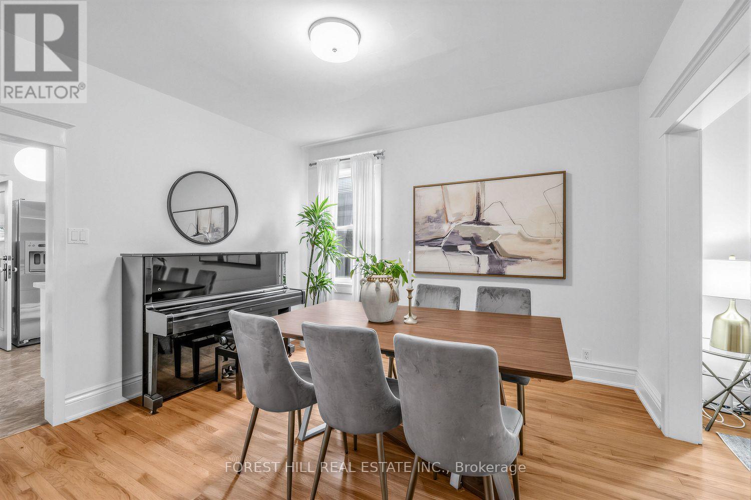 266 Harvie Avenue, Toronto, Ontario  M6E 4K6 - Photo 8 - W13765074