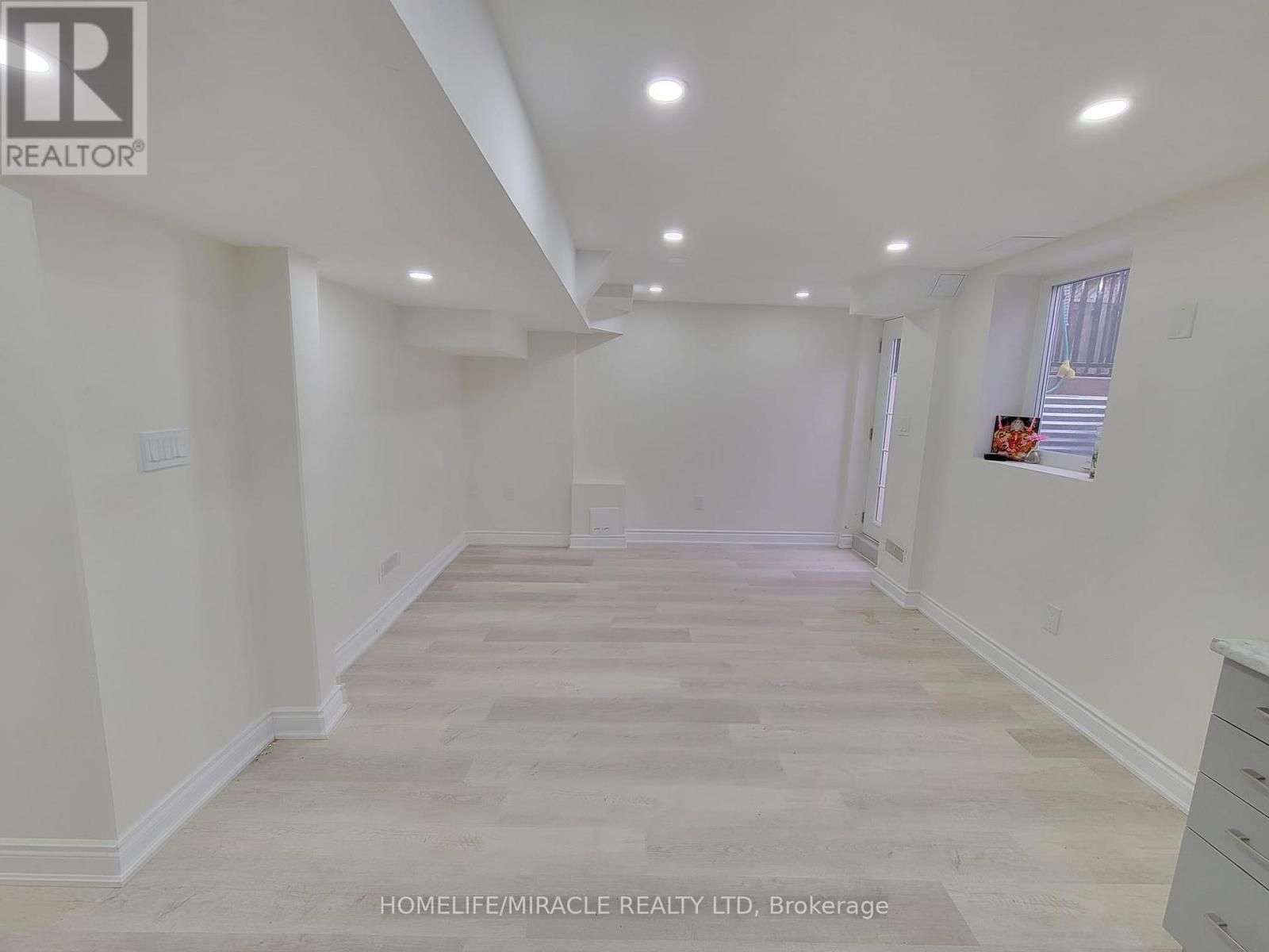 Bsmt - 6959 Tassel Crescent, Mississauga, Ontario  L5W 1G9 - Photo 3 - W13765128