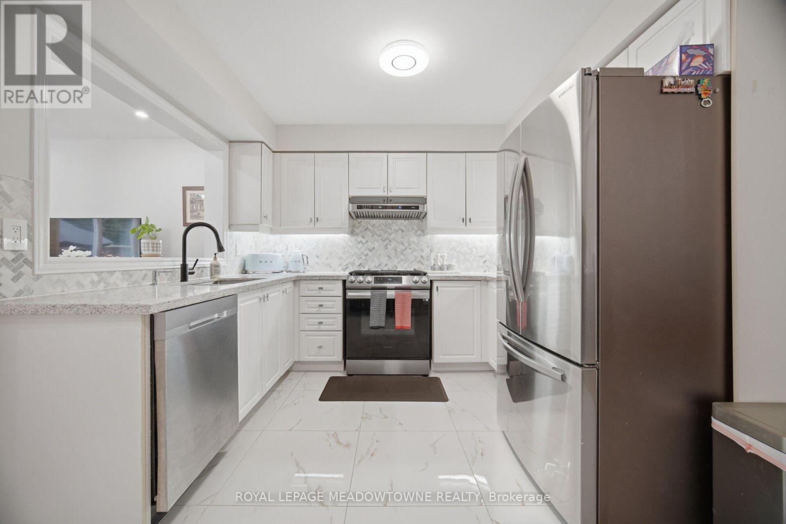 6623 Blackheath Ridge, Mississauga, Ontario  L5W 1Z7 - Photo 6 - W13765132