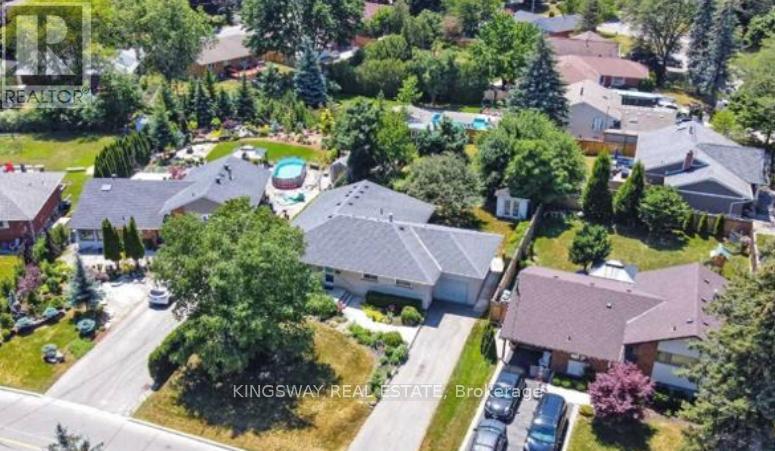 16 Plainsman Road, Mississauga, Ontario  L5N 1C5 - Photo 2 - W13765158