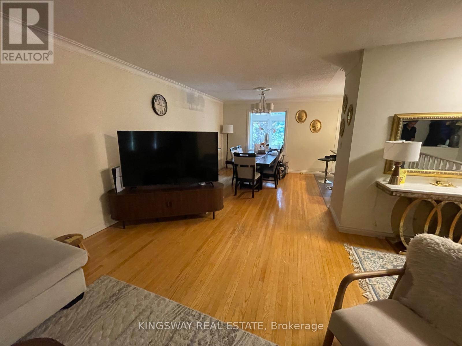 16 Plainsman Road, Mississauga, Ontario  L5N 1C5 - Photo 5 - W13765158
