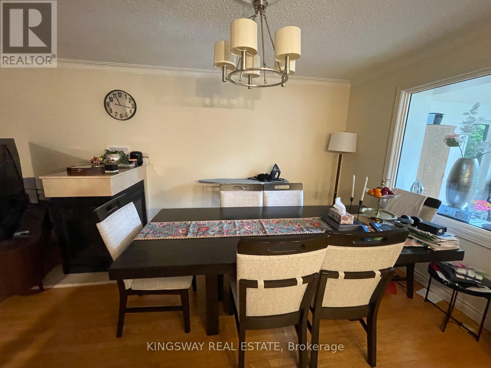 16 Plainsman Road, Mississauga, Ontario  L5N 1C5 - Photo 7 - W13765158