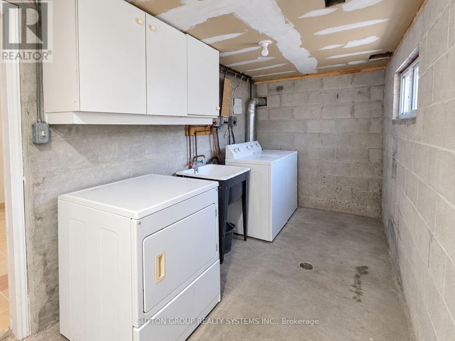 158 Blackthorn Avenue, Toronto, Ontario  M6N 3H8 - Photo 6 - W13765166