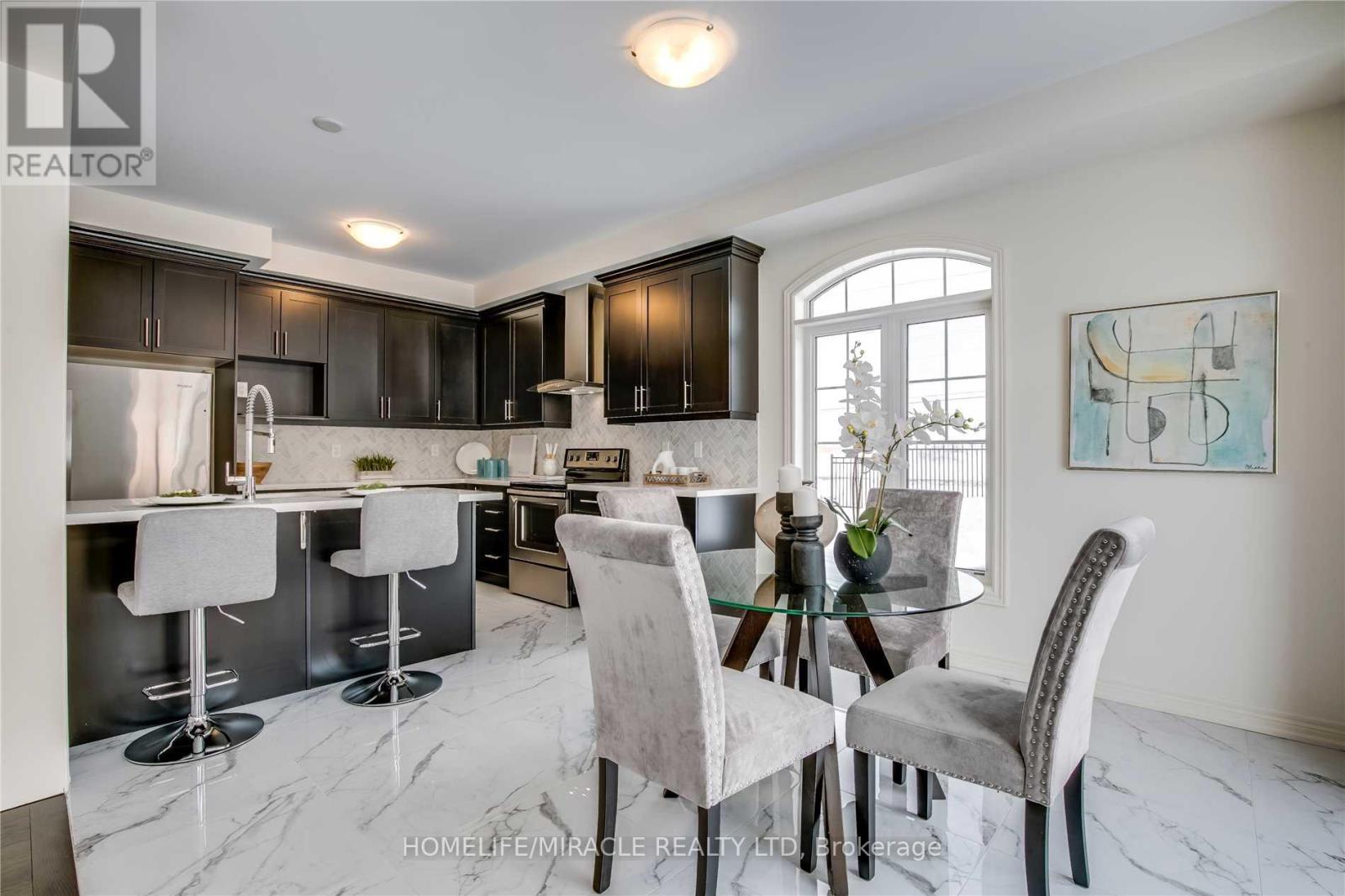 383 Robert Parkinson Drive, Brampton, Ontario  L7A 0C4 - Photo 3 - W13765208