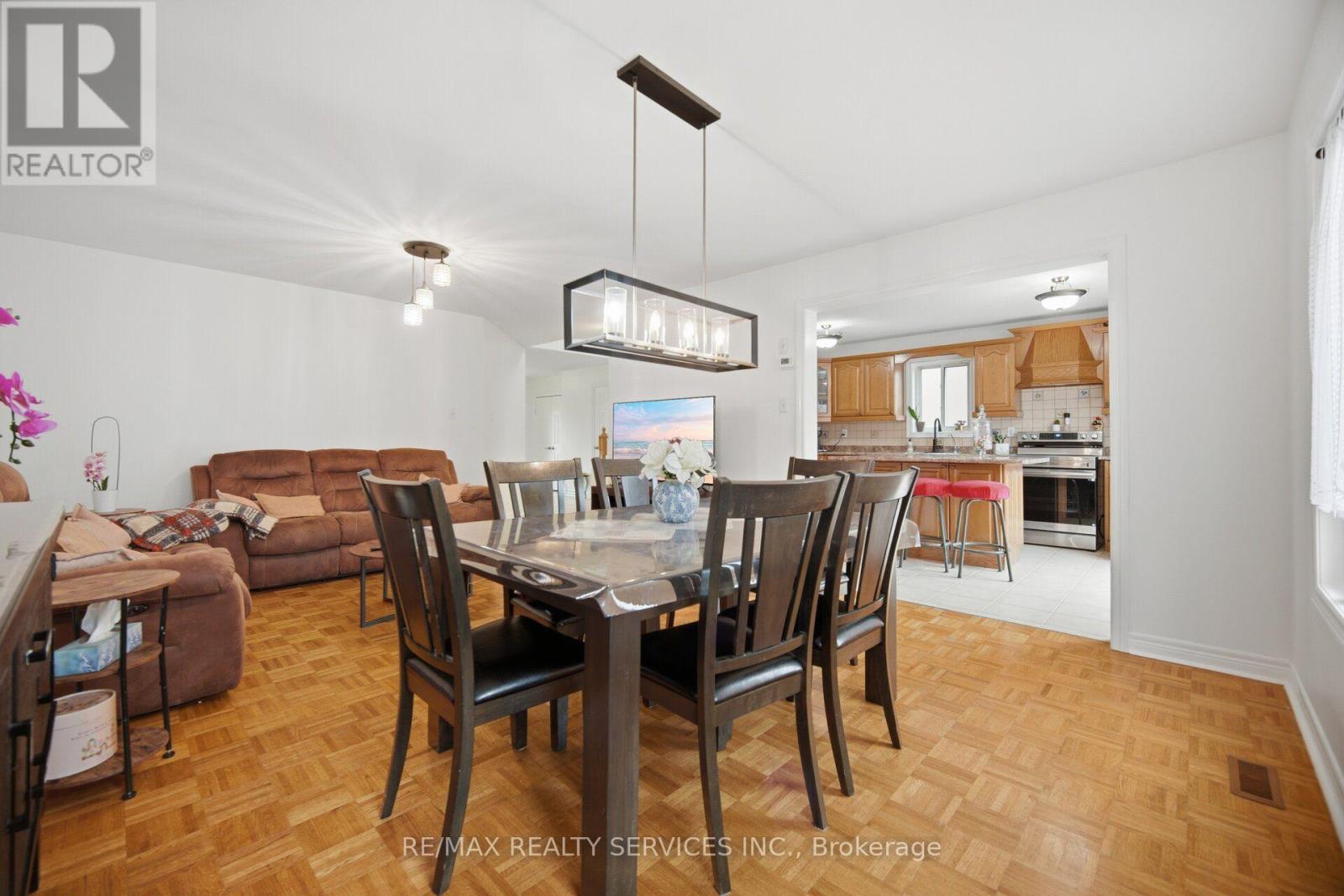 92 Farthingale Crescent, Brampton, Ontario  L7A 1W8 - Photo 12 - W13765222