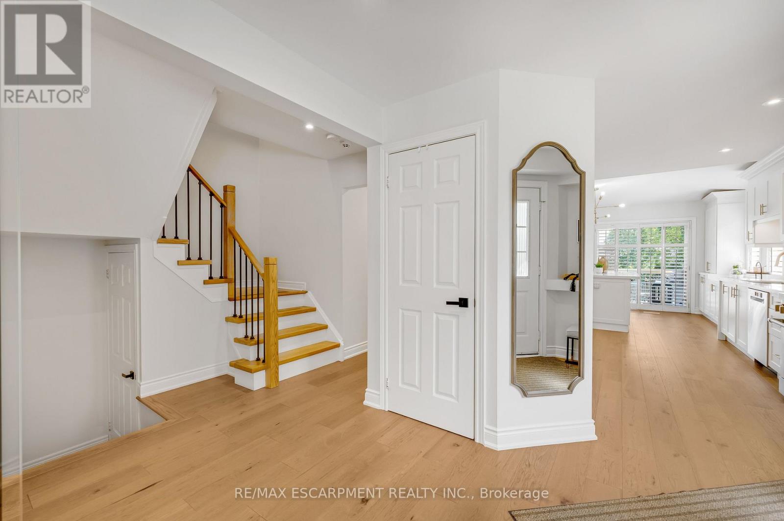 4013 Jarvis Crescent, Burlington, Ontario  L7M 4K4 - Photo 5 - W13765304