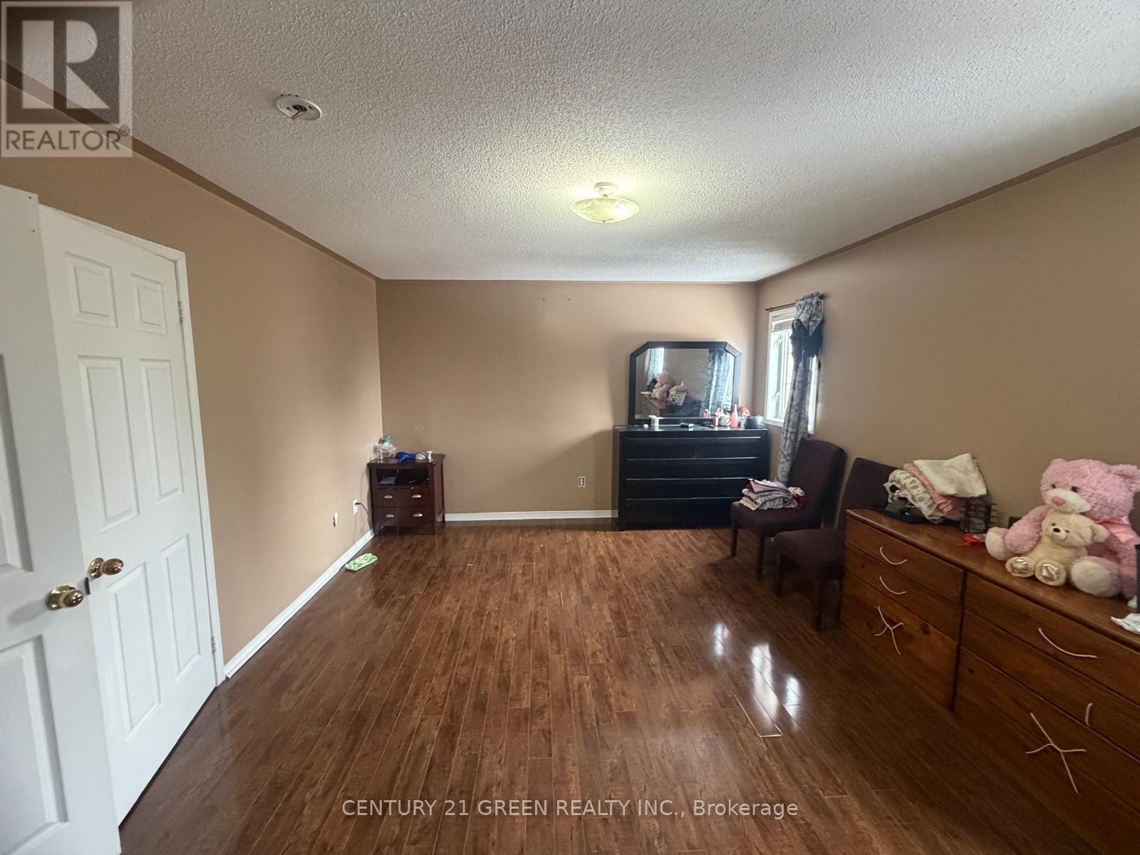 Main & 2nd Level - 68 Seaside Circle, Brampton, Ontario  L6R 2G8 - Photo 10 - W13765318