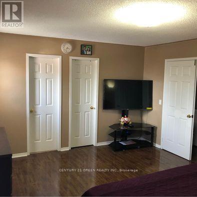 Main & 2nd Level - 68 Seaside Circle, Brampton, Ontario  L6R 2G8 - Photo 11 - W13765318